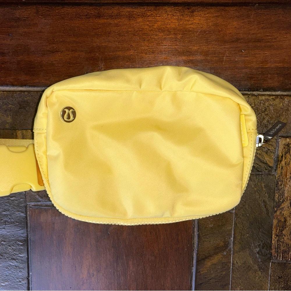 Lululemon belt bag Sunray Yellow